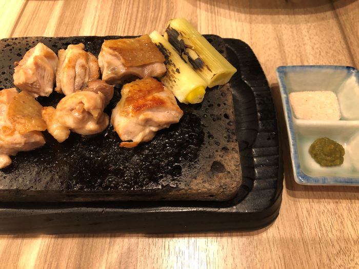 名古屋コーチン溶岩焼き
