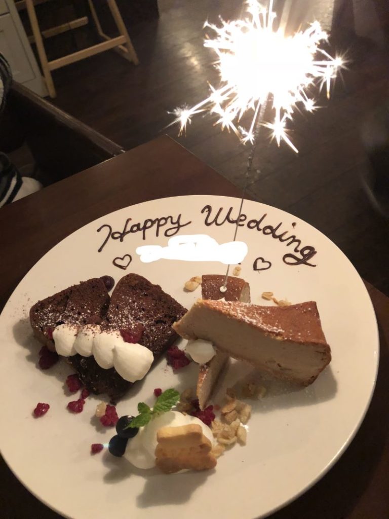 アルトバウウィズメアリーバーガーでお祝いサプライズ