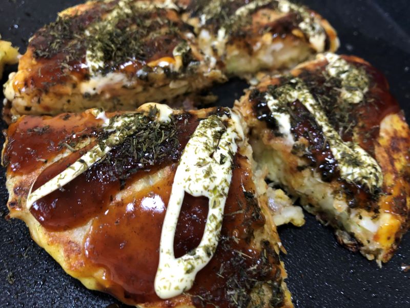 ホットプレートで作るお好み焼き