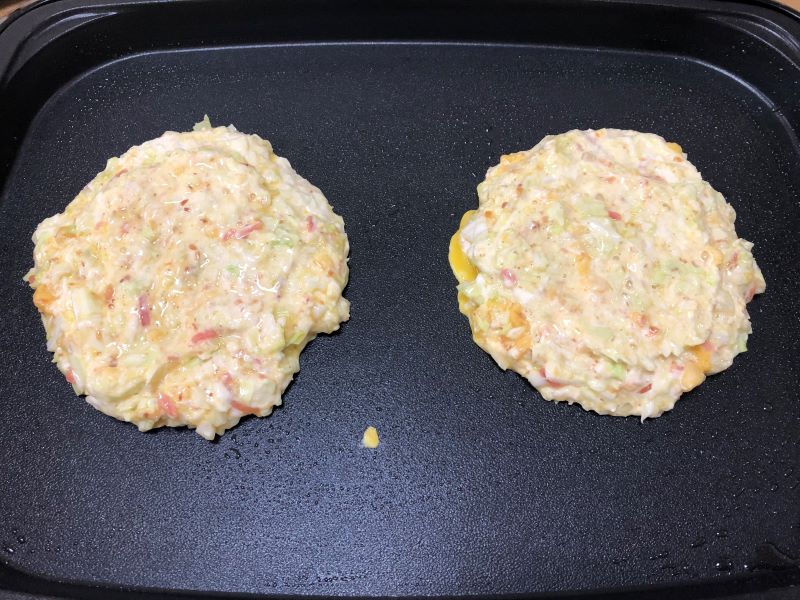 ホットプレートでお好み焼き