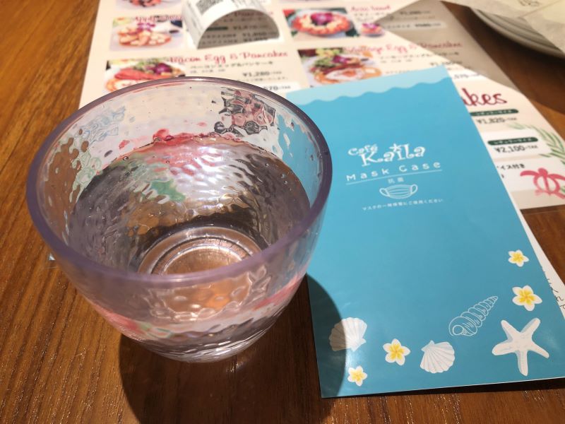 カイラカフェ渋谷店の水