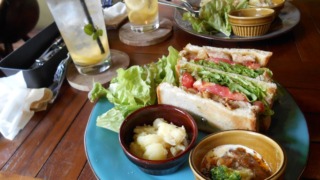 吉祥寺プティット村 TEA HOUSEはっぱのランチメニューは当日少ない?