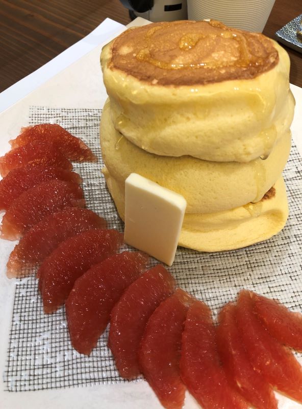 紅鶴のパンケーキ（蜂蜜とバター）