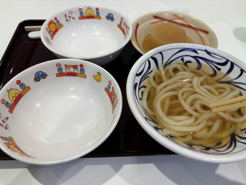 はなまるうどんのかけうどん